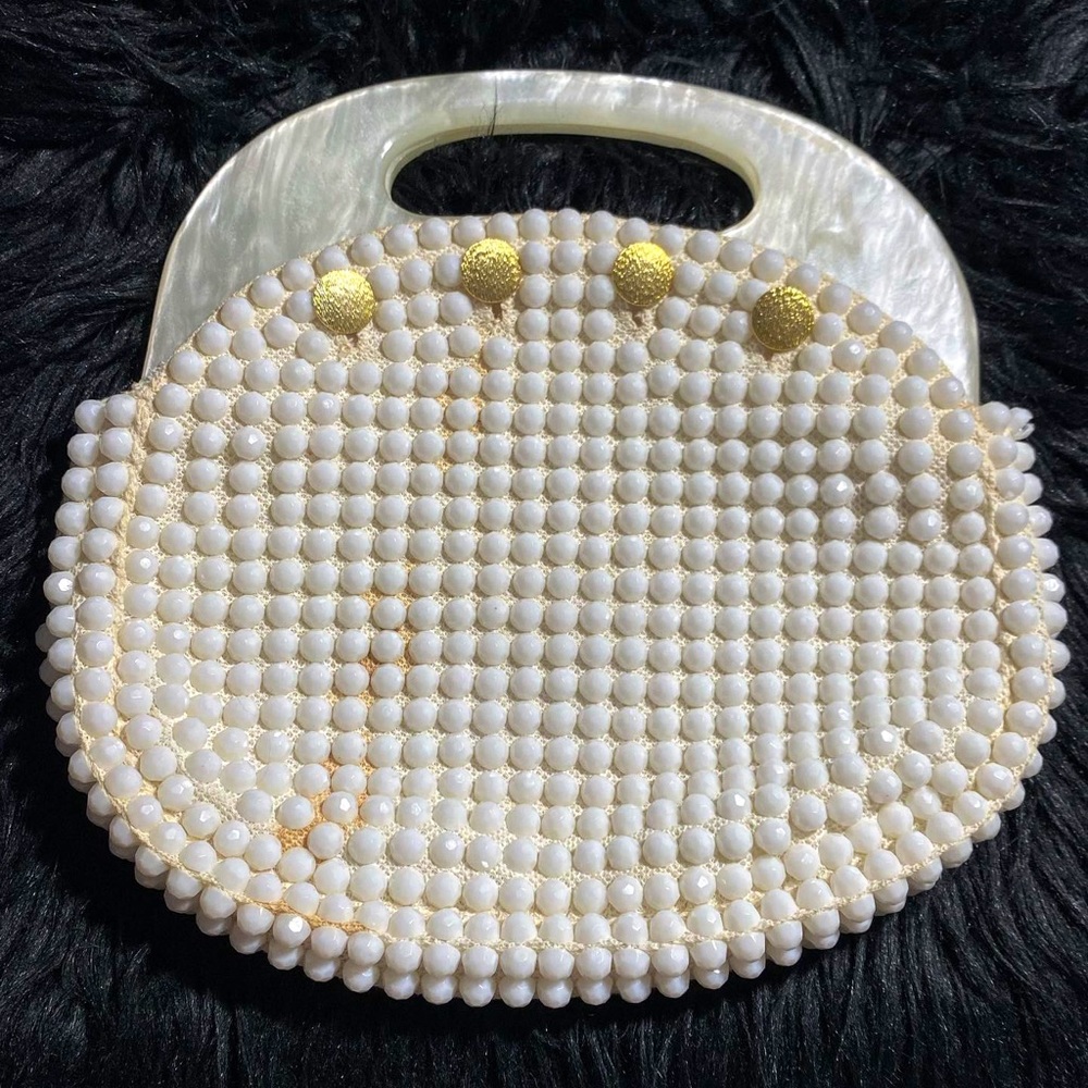 Vintage Hong Kong beaded handle purse, 1960s to 1970s, in excellent shape.